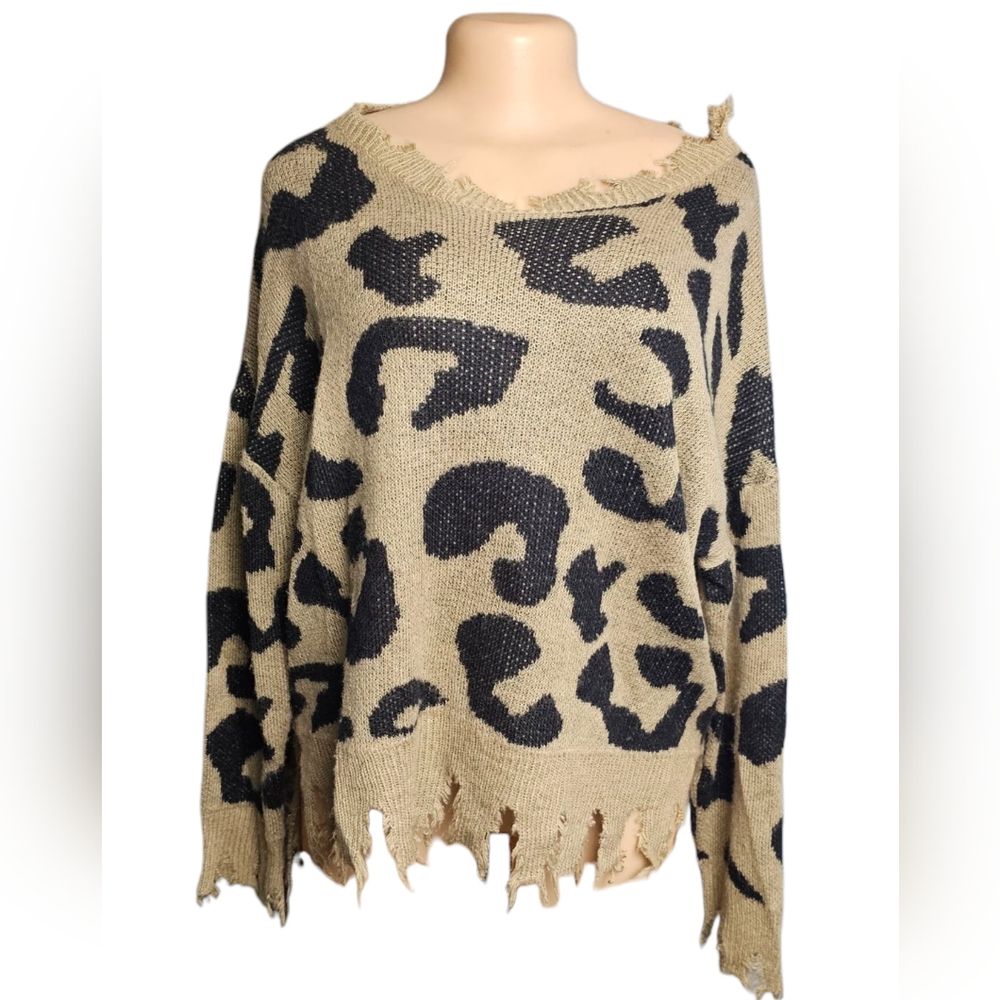Easel Los Angeles Leopard Print Distressed Sweater Euc
